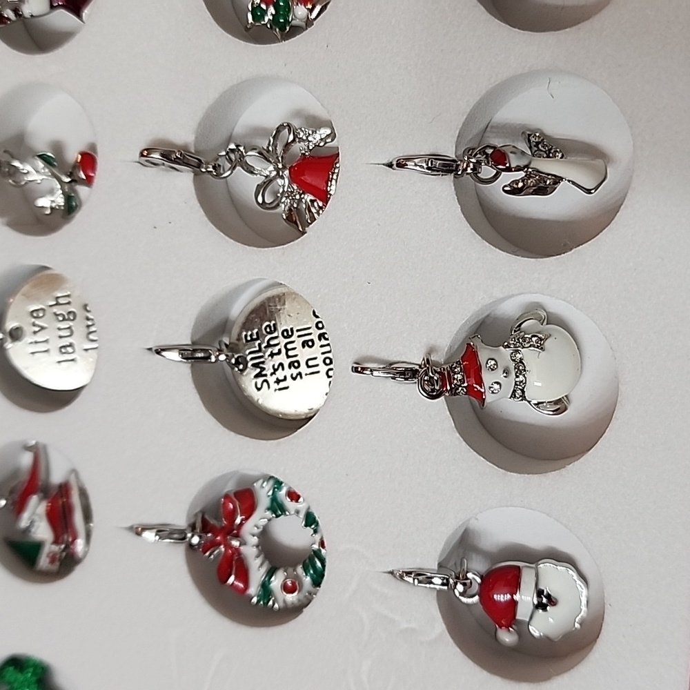 Jewelry advent calendar 22 charms, necklace & bracelet! - Picture 3 of 3